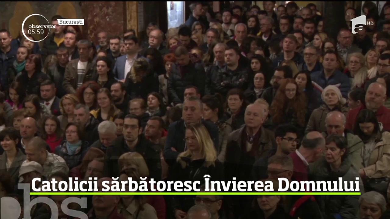 Catolicii sărbătoresc Paștele. Imagini de la slujba de &Icirc;nviere