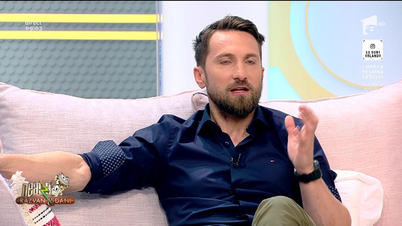 Ce face foamea din om! Răzvan Simion și Dani Oțil au m&acirc;ncat creastă și bărbăție de cocoș: Erau ca niște măsline care se plimbau prin farfurie