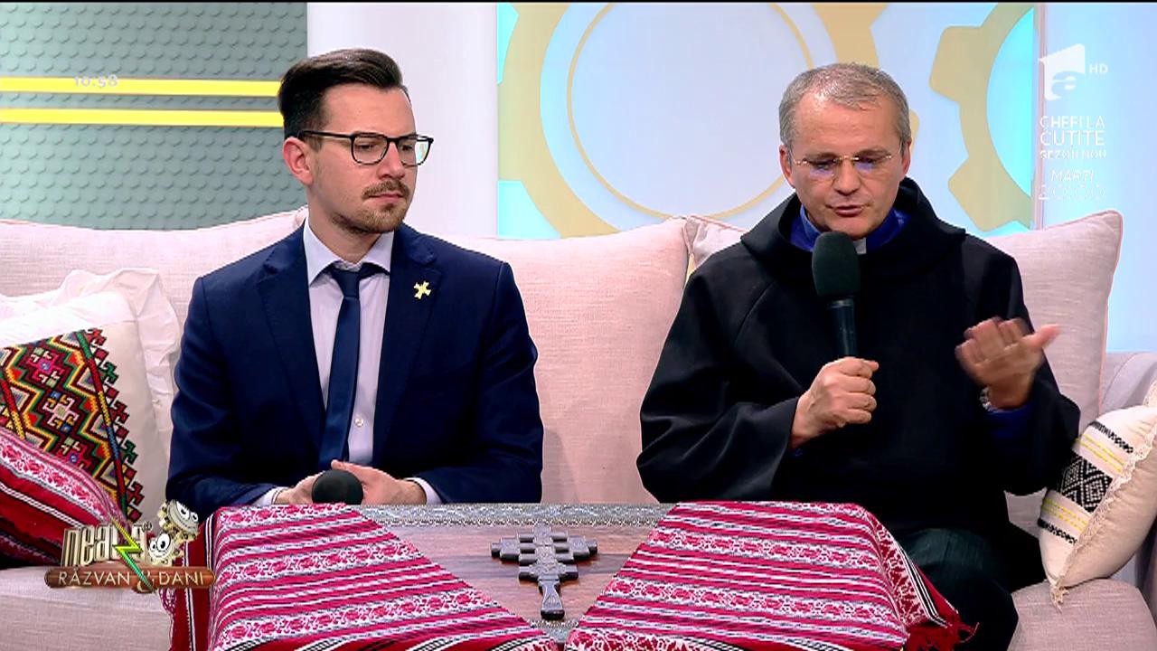 Urarea Paști fericit!, greșită?! Părintele Visarion Alexa: Să pască cine vrea, eu nu aș vrea să mi se ureze așa. Urarea cea mai importantă e Histos a &icirc;nviat! - Adevărat a &icirc;nviat! sau Sărbătoare cu bucurie!