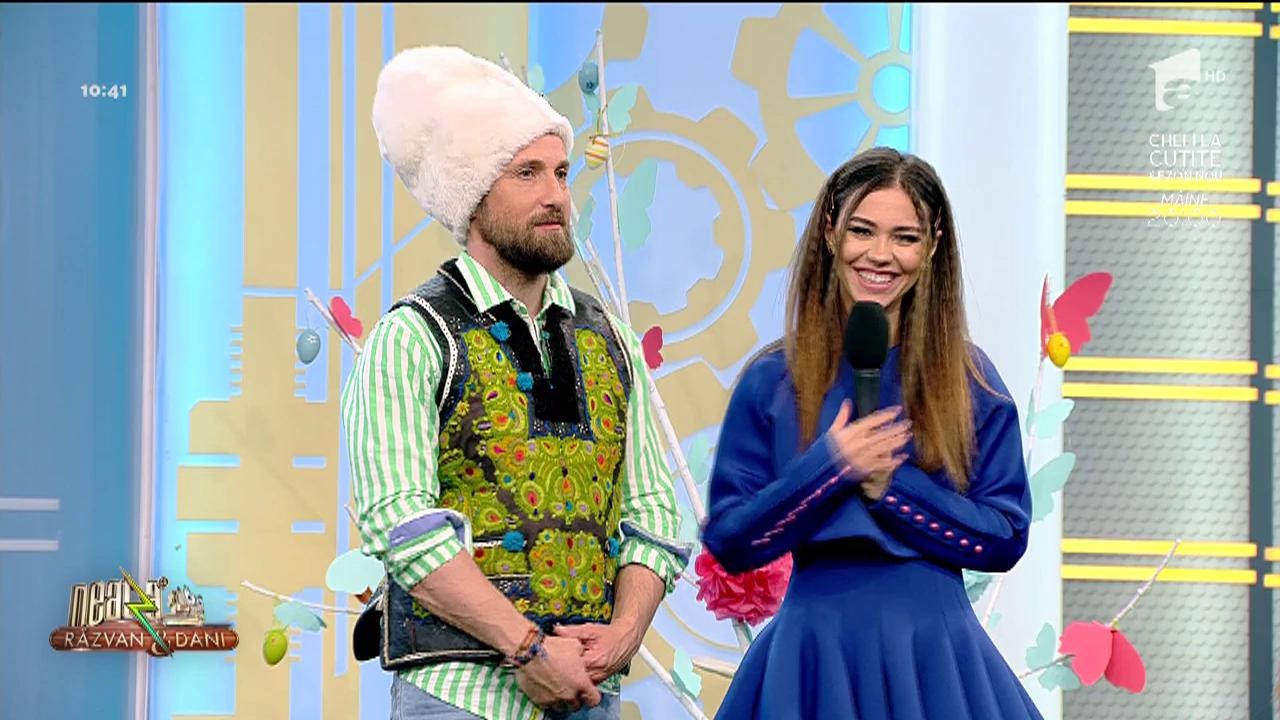 Mira, pictată din cap p&acirc;nă-n picioare pentru clipul noii sale piese: "Apar dezbrăcată complet!"