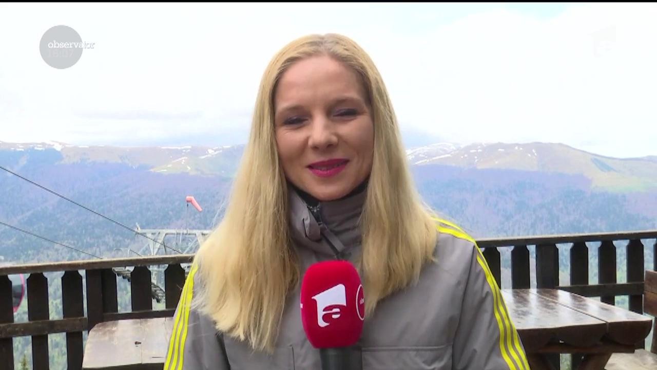 Cu grătarul pe munte, &icirc;n ciuda vremii ur&acirc;te