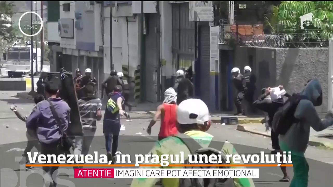 Sunt scene de război civil, &icirc;n ultimele ore, pe străzile din Venezuela