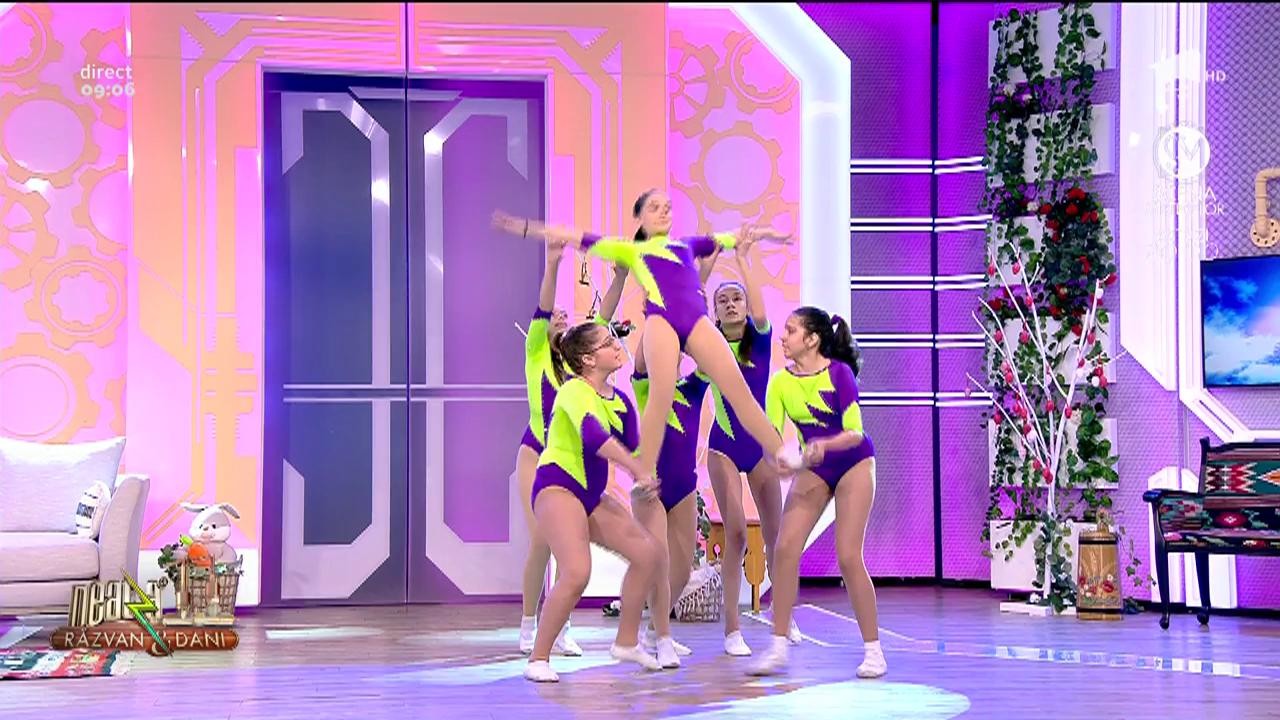 Fetele de la Academia Campionilor, super show &icirc;n platoul Neatza cu Răzvan și Dani!