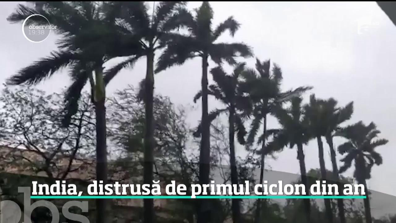 India, distrusă de primul ciclon din an