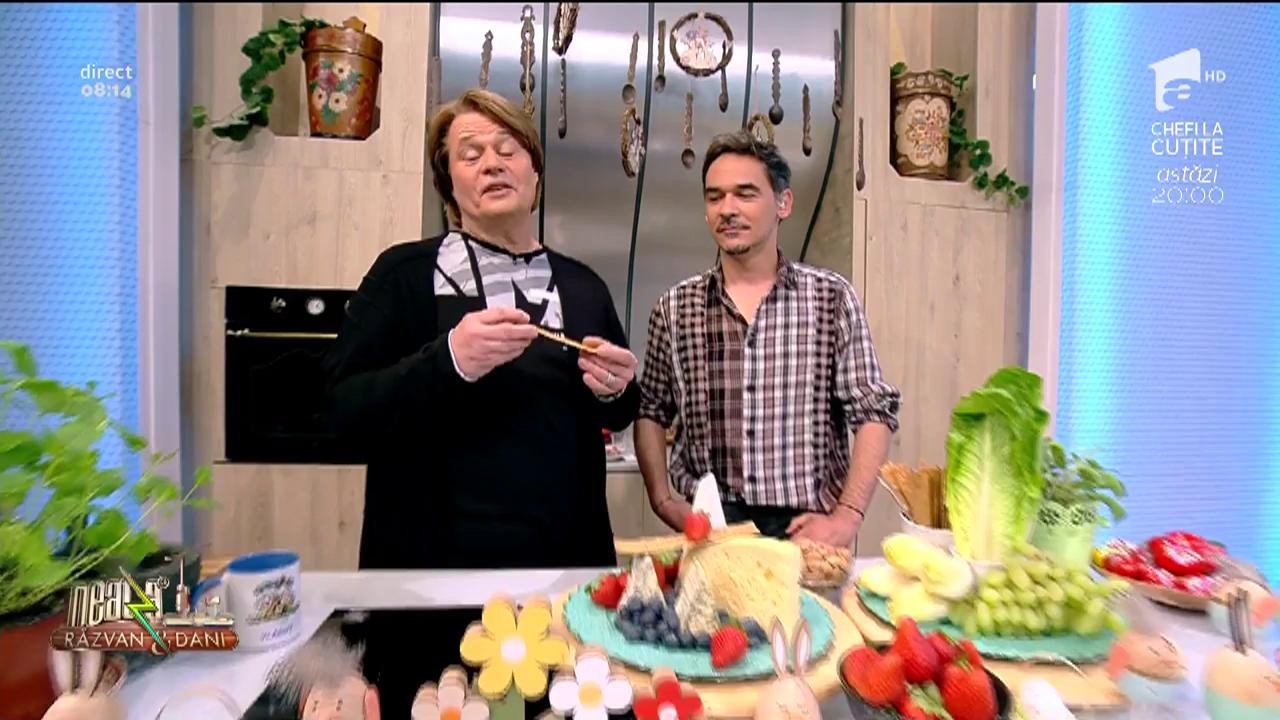 Rețeta zilei. Salată cu pupici.Salată cu fructe și br&acirc;nzeturi