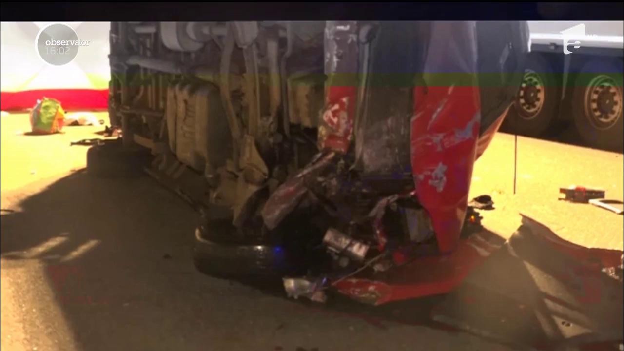 Accident &icirc;nfiorător pe o autostradă din Germania! Un microbuz &icirc;n care se aflau 10 rom&acirc;ni s-a răsturant pe o autostradă