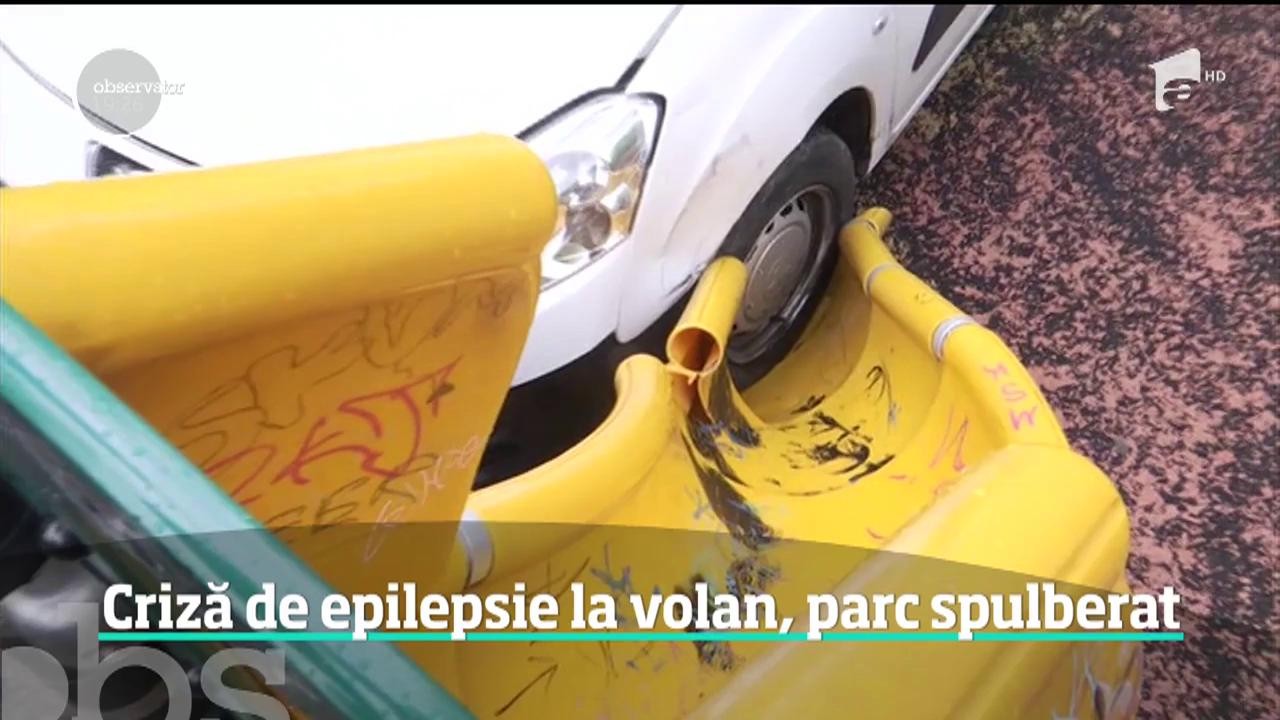 Scene de infarct &icirc;ntr-un parc din Bucureşti. Un şofer a ajuns p&acirc;nă &icirc;n spaţiul de joacă al copiilor după ce a făcut prăpăd pe şosea
