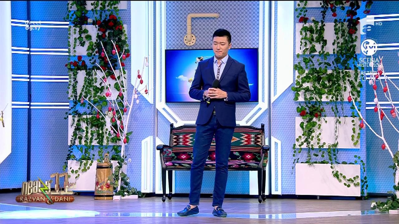 Fang Shuang c&acirc;ntă, la Neatza cu Răzvan și Dani, melodia Copacul