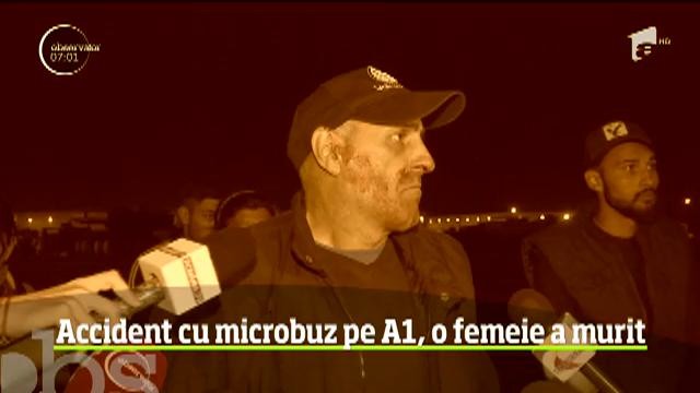 Grav accident pe A1. O femeie a murit şi alte şase persoane au fost rănite, după ce un microbuz a &icirc;ncercat o depăşire periculoasă şi a lovit o dubă.