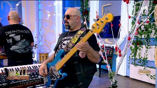 Mike Godoroja și Blue Spirit c&acirc;ntă, la Neatza cu Răzvan și Dani, melodia De vină e toamna