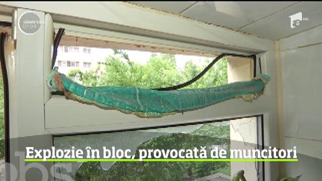 A fost panică &icirc;ntr-un bloc din Capitală, după ce doi muncitori, care făceau revizia la instalaţia de gaze, au provocat o explozie