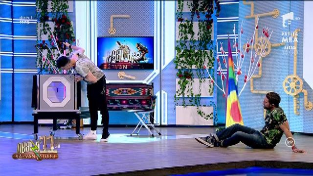 Neatza cu Răzvan si Dani. Lorenzo Cristian, număr de magie spectaculos alături de asistenta lui