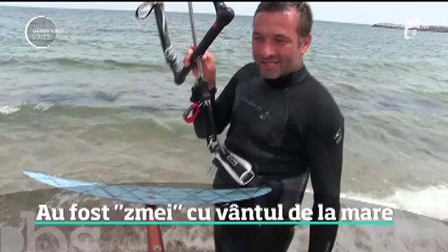 Codul galben de vijelii le-a adus &icirc;mpătimiţilor de kite-surfing cel mai bun v&acirc;nt pentru a ieşi pe mare