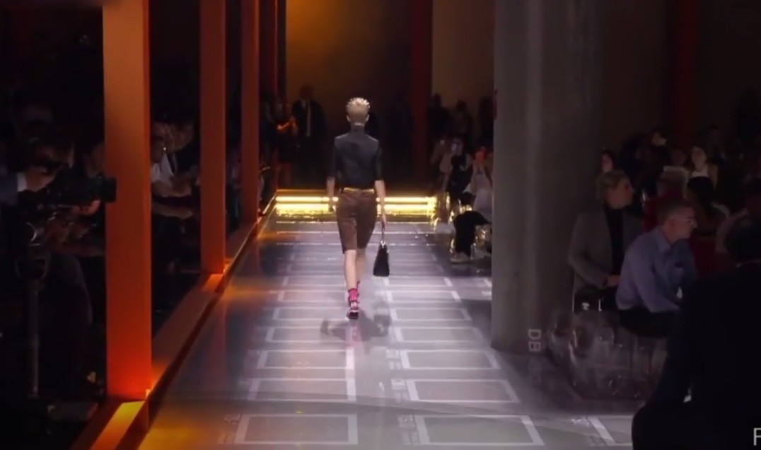 Casa de modă italiană Prada a anuţat că va renunţa la folosirea blănurilor naturale &icirc;n produsele sale, &icirc;ncep&acirc;nt cu colecţia pentru femei primăvară-vară 2020