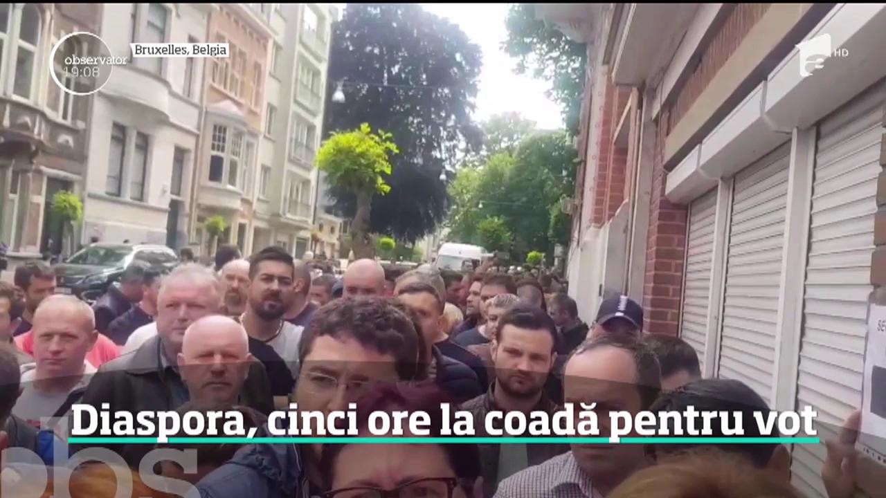 Rom&acirc;nia iese la vot. &Icirc;n diaspora, rom&acirc;nii au stat şi cinci ore să voteze! &Icirc;n Germania, un rom&acirc;n a fost adus pe targă la vot