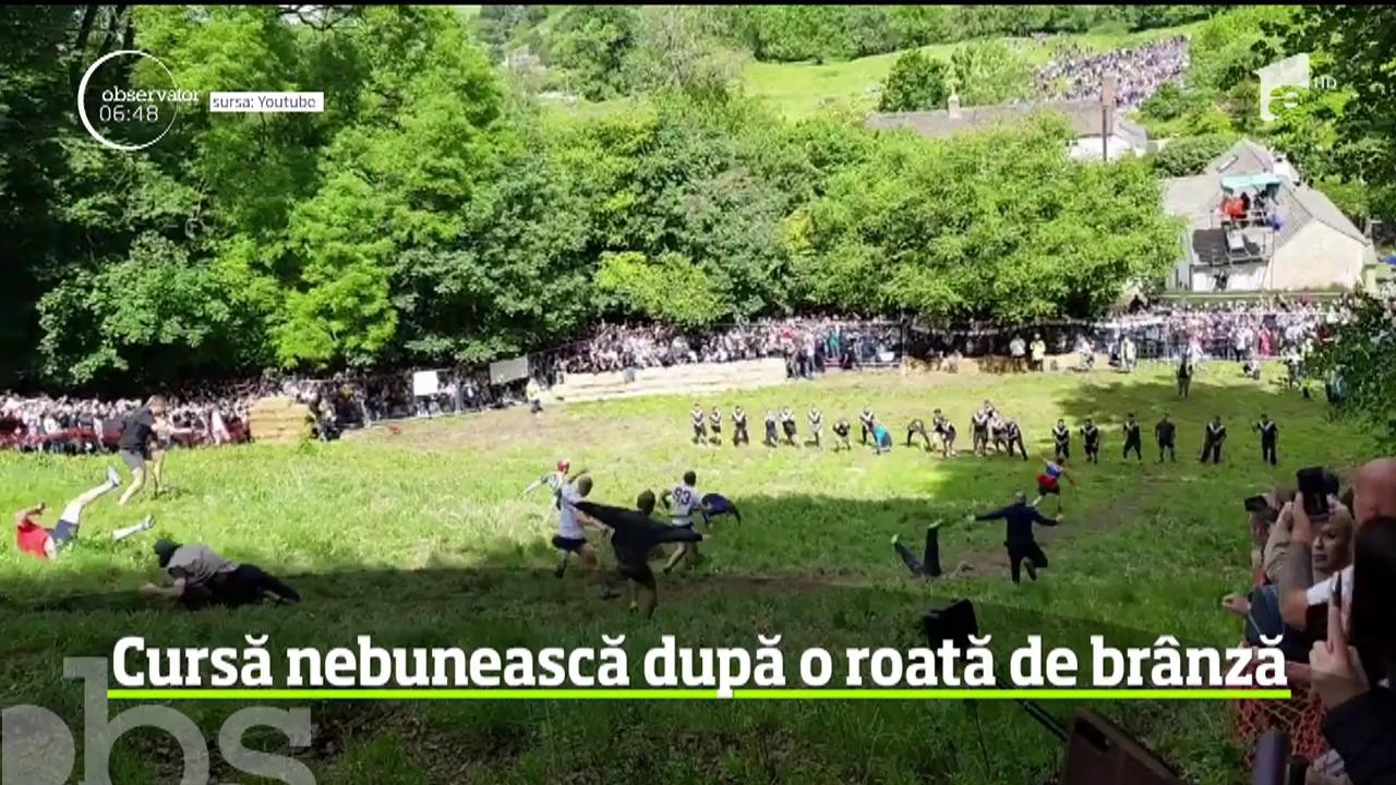 Un sat din Marea Britanie a găzduit o nouă ediţie a mult aşteptatei "curse după br&acirc;nză"