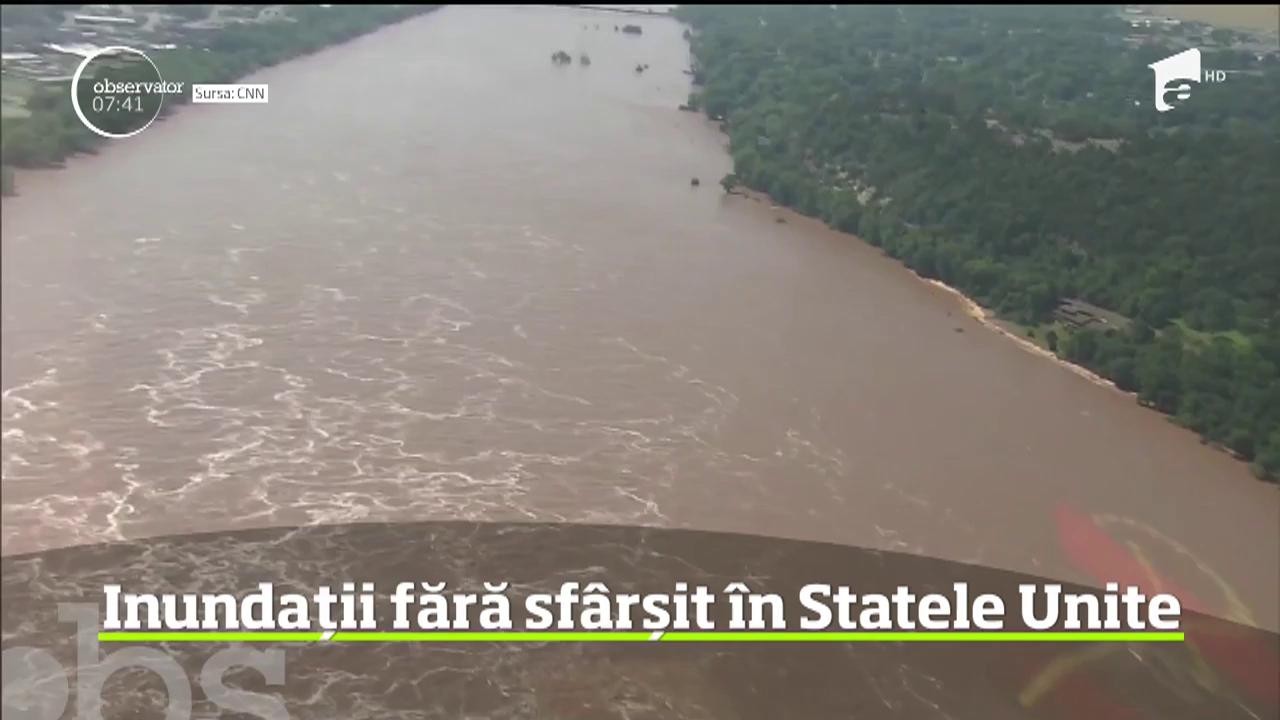 Alertă de inundaţii după ce mai multe diguri au cedat pe valea r&acirc;ului Arkansas din SUA