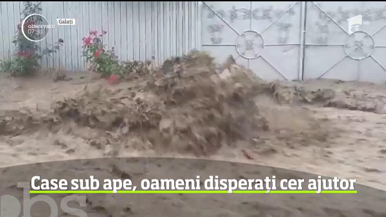 A fost cod roşu de furtuni violente &icirc;n Galaţi, unde norii au luat aspect de tornadă