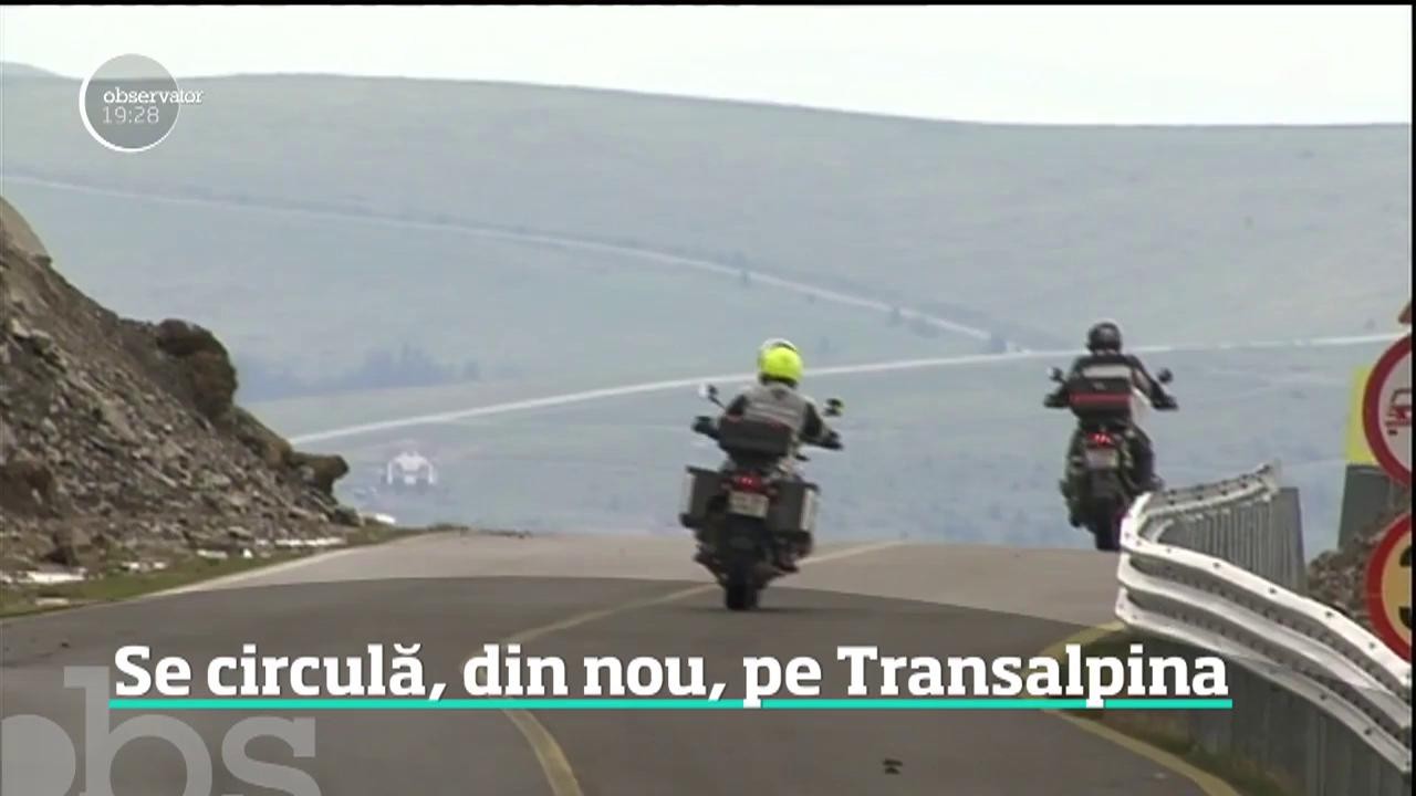 Frumuseţea Carpaţilor poate fi admirată şi de pe Transalpina. Cea mai &icirc;naltă şosea din Rom&acirc;nia a fost redeschisă circulaţiei