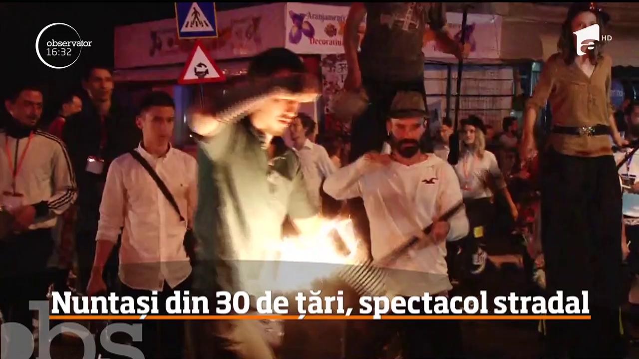 A fost petrecere de zile mari pe străzile din T&acirc;rgovişte, unde s-a desfăşurat parada Babel Fest