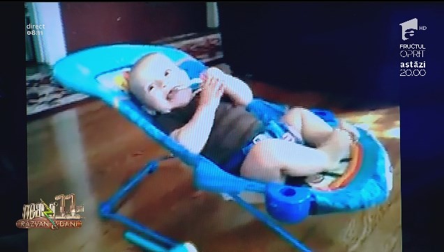 Smiley news - Neatza cu Răzvan și Dani. Bebelușul care sare non-stop &icirc;n balansoar