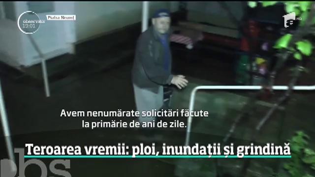 Imagini &icirc;nfricoşătoare după viituri! Drumuri rupte, maşini luate de ape şi oraşe inundate