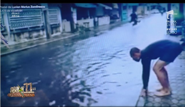 Smiley news - Neatza cu Răzvan și Dani. Piscina dintre borduri. Cum &icirc;noată un t&acirc;năr pe o șosea inundată