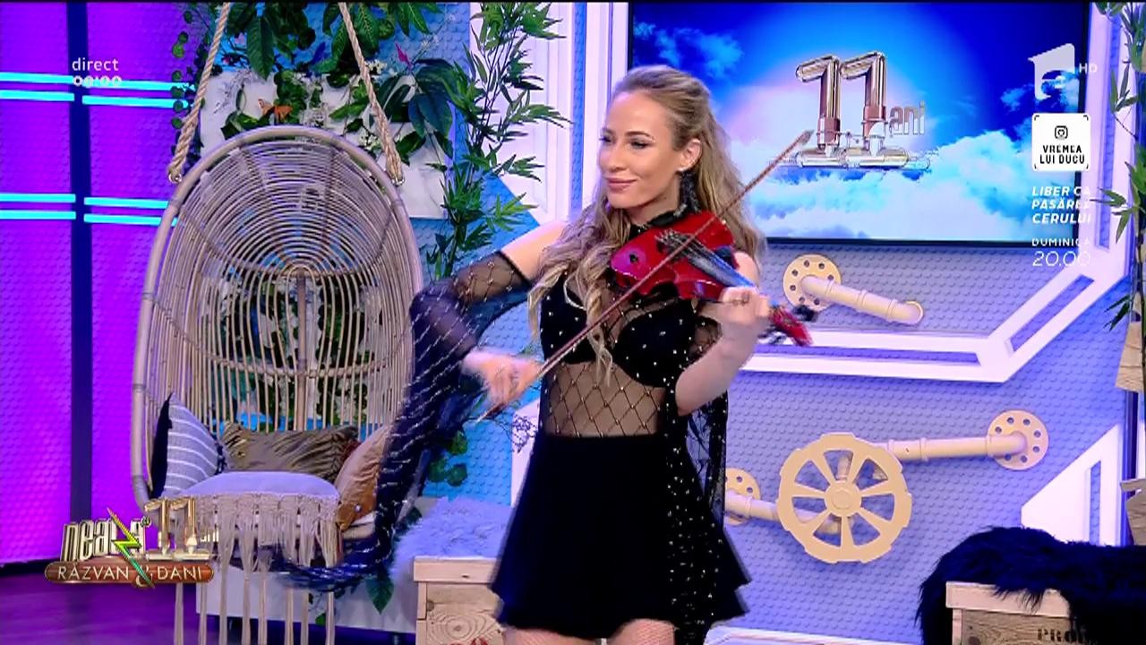 Neatza cu Răzvan și Dani. Amadeea Violin c&acirc;ntă melodia Tough love