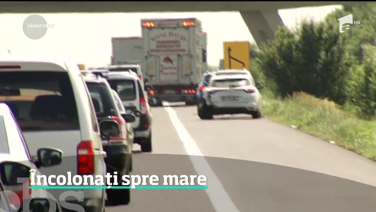 Minivacanţa de Rusalii a &icirc;nceput &icirc;n coloană pe Autostradă Soarelui. &Icirc;n plin sezon, s-a lucrat pe două tronsoane de drum