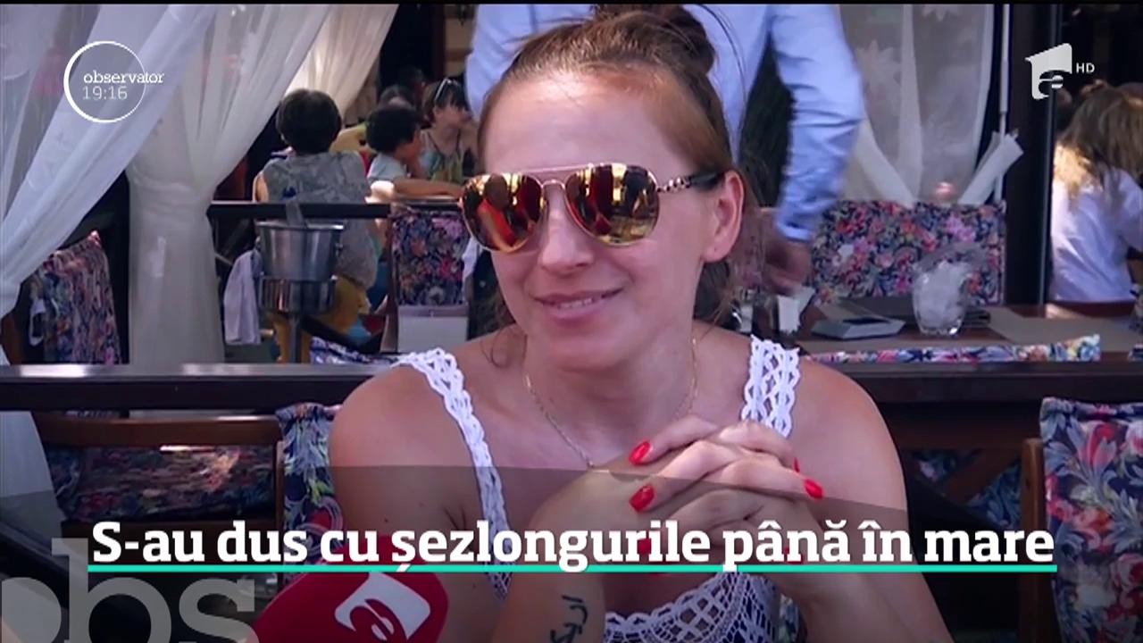 Litoralul e plin şi nimeni nu mai ţine cont de nicio regulă. Turiştii s-au revărsat &icirc;n mare cu tot cu şezlonguri şi saltele