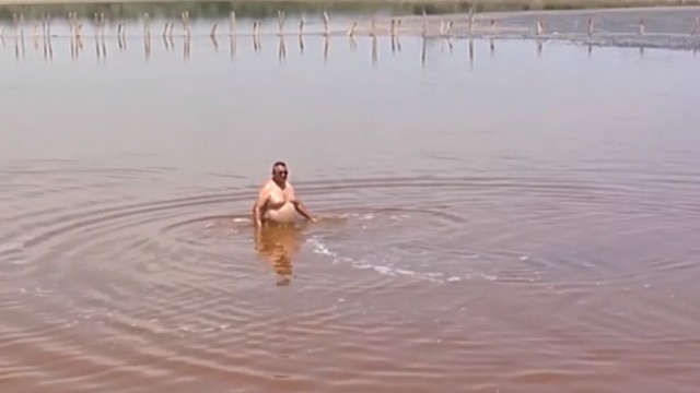 Lacul Sărat Din Brăila A Devenit Portocaliu Video Stirile