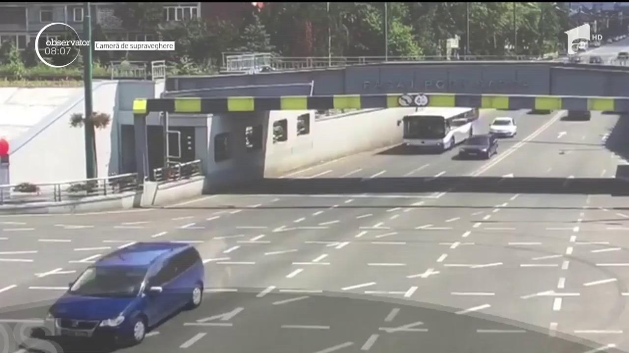 Un bărbat de 30 de ani a accidentat grav o şoferiţă &icirc;ntr-o intersecţie din Timişoara