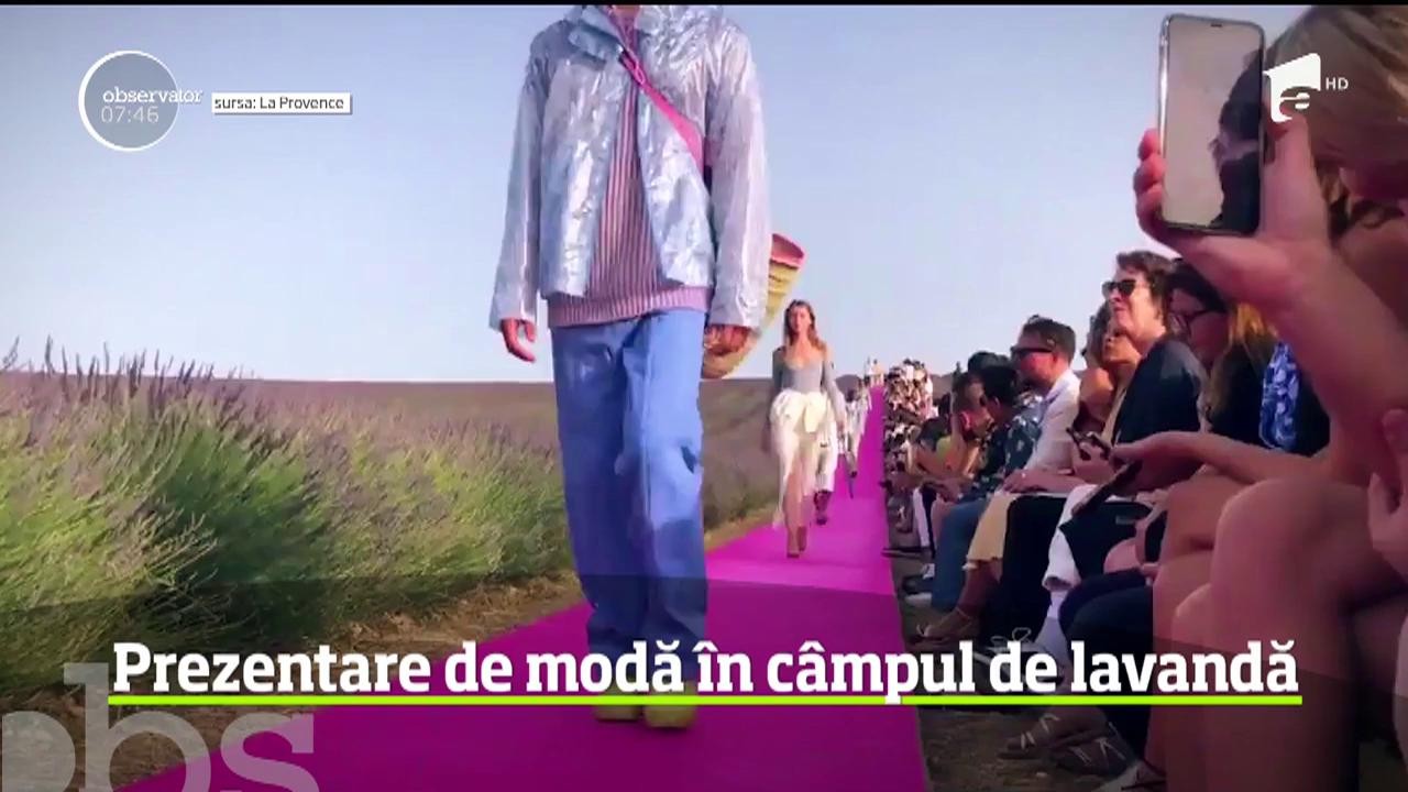 Unul dintre cei mai apreciaţi designeri vestimentari francezi şi-a prezentat noua colecţie &icirc;ntr-un lan de lavandă