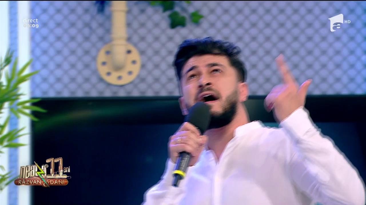 Igor Strib c&acirc;ntă, la Neatza cu Răzvan și Dani, melodia Te Plac