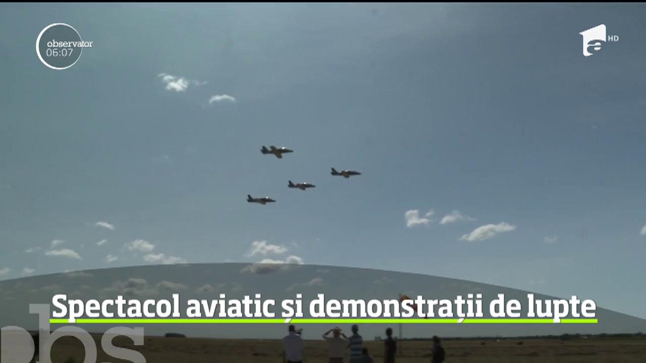 Show de excepţie la Baza Aeriană Boboc, din Buzău. Pe cer a fost spectacol aviatic, iar la sol s-au dus lupte