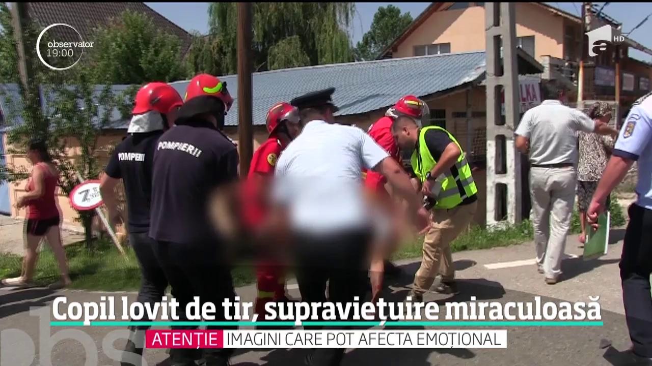 O fetiţă lăsată singură &icirc;n maşină, pe marginea drumului, a supravieţuit miraculos după ce un TIR a intrat cu viteză &icirc;n ea!
