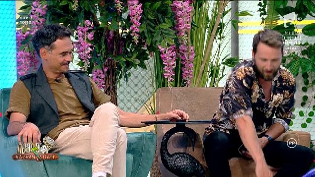 Neatza cu Răzvan și Dani. Acupunctura, noua descoperire a lui Dani Oțil: &Icirc;mi bagă niște ace, băi Răzvane, &icirc;n niște locuri... am adormit instant