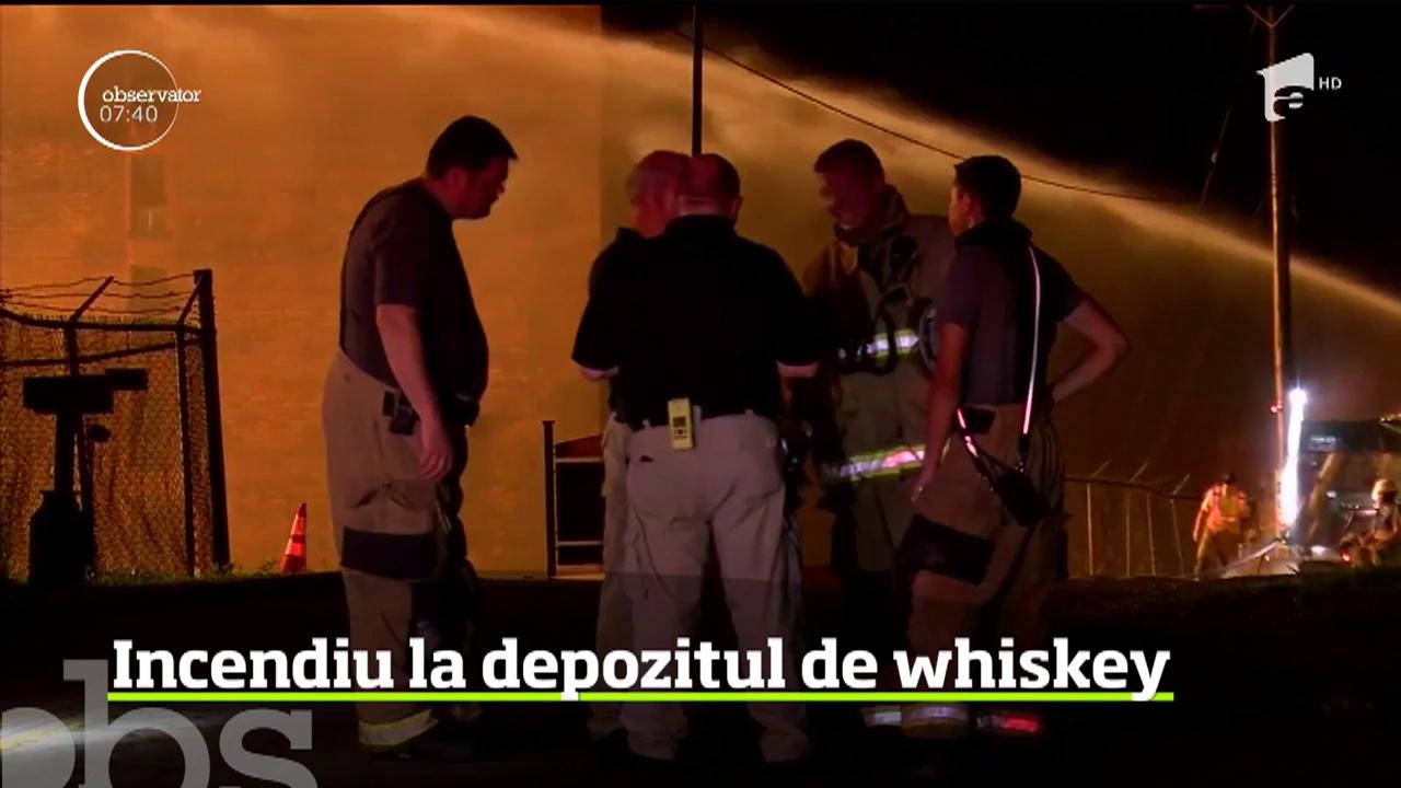 Două depozite ale unui producător de whiskey american au fost cuprinse de flăcări, iar incendiul a făcut scrum peste 45.000 de butoaie cu alcool