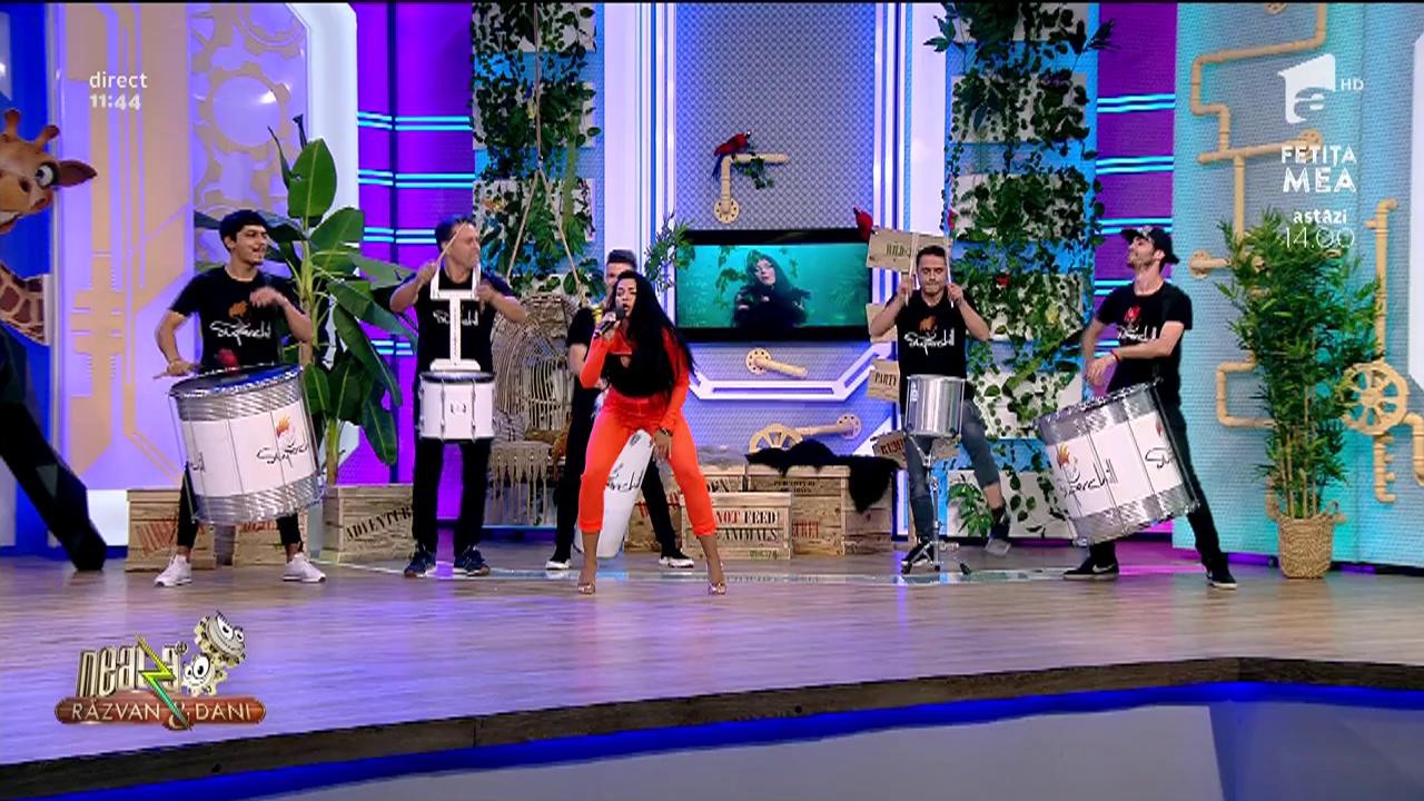 Elena Ionescu c&acirc;ntă la Neatza cu Răzvan și Dani melodia Sube el volumen