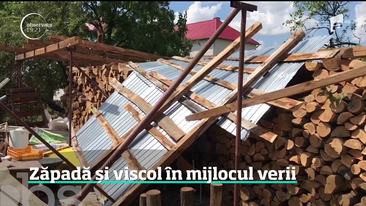 Viscol şi ninsore, &icirc;n luna lui Cuptor! A nins puternic &icirc;n Munţii Bucegi, pe v&acirc;rful Omu