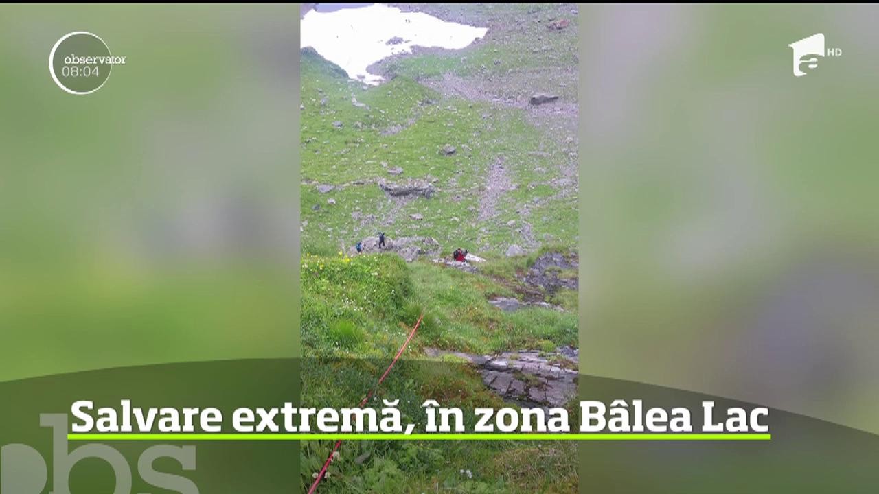 Un copil de 9 ani şi bunicul său au rămas blocaţi pe munte, &icirc;n Făgăraş