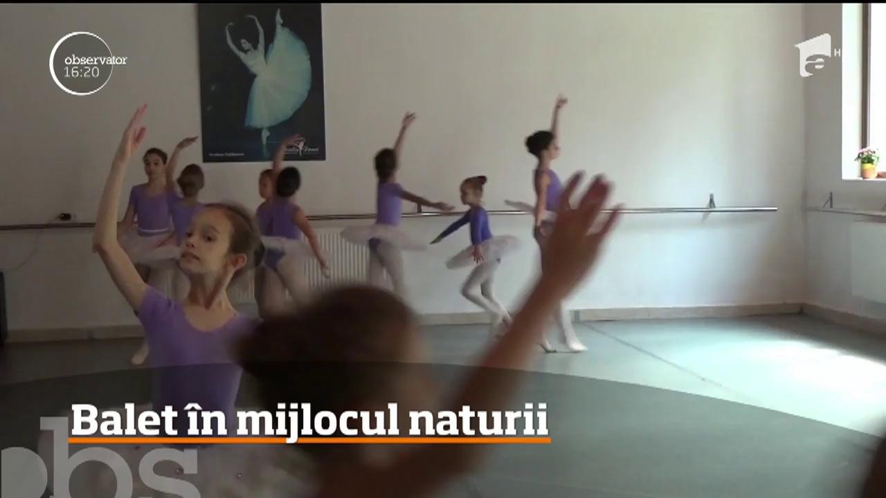 Lacul Colibiţa, un veritabil lac al lebedelor! Un grup de fetiţe talentate participă la o tabără de vară