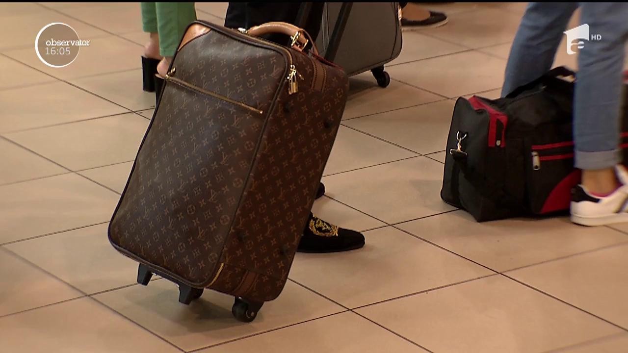 Zeci de rom&acirc;ni au rămas fără vacanţe şi cu pagube de mii de euro după ce au fost &icirc;nşelaţi de agenţia de la care au cumpărat sejururile