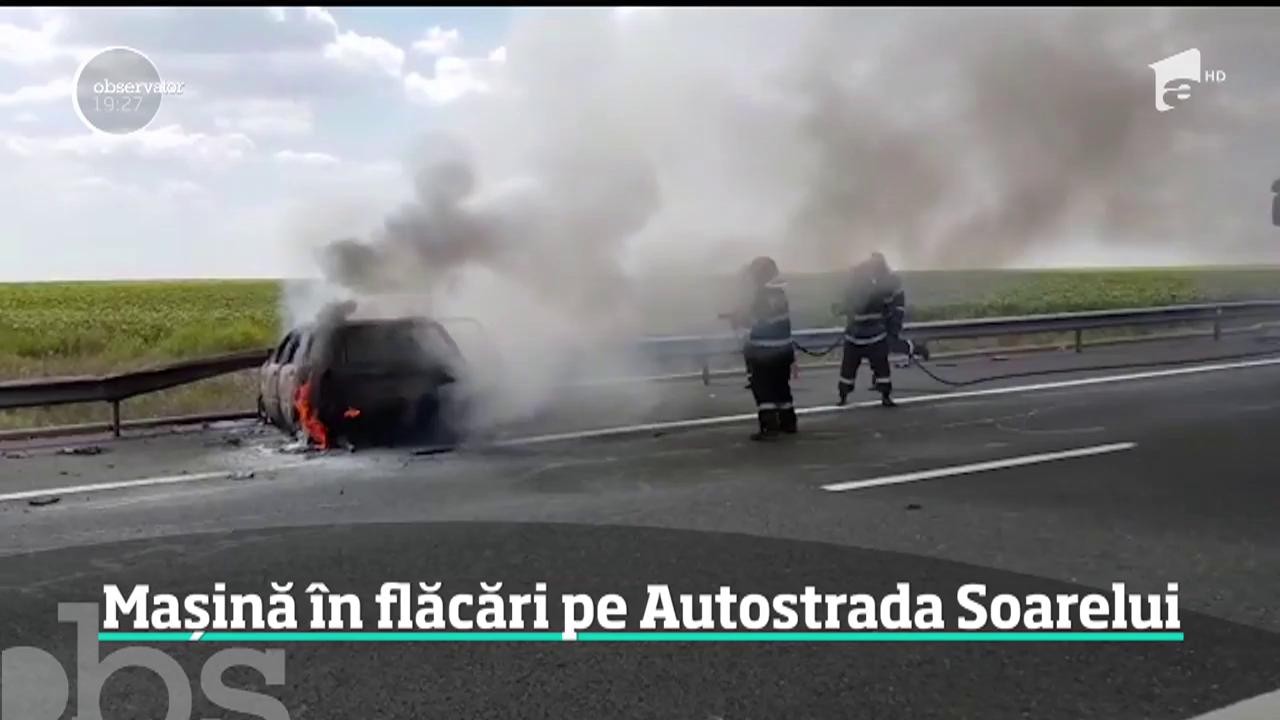 Mașină &icirc;n flăcări pe Autostrada Soarelui