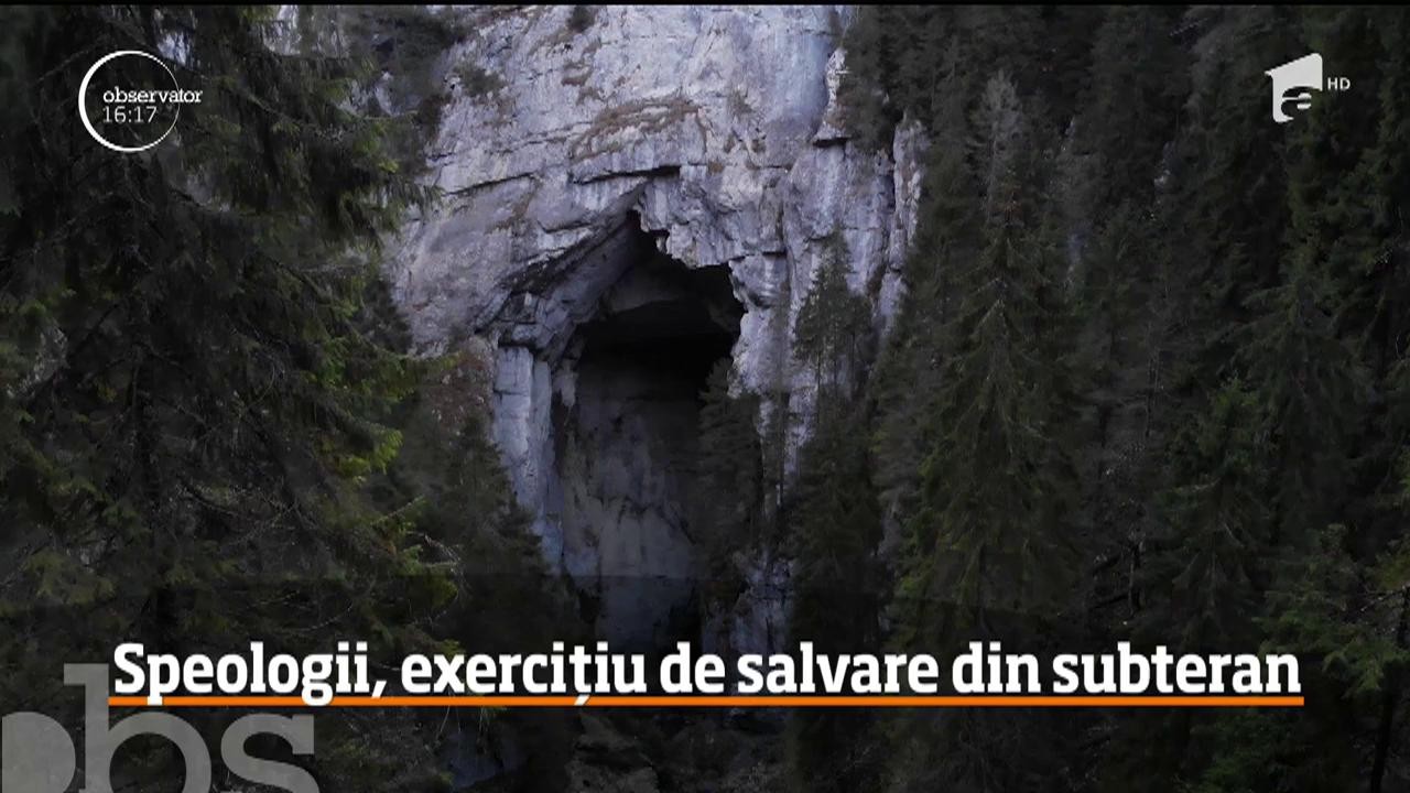 Speologii, exercițiu de salvare din subteran