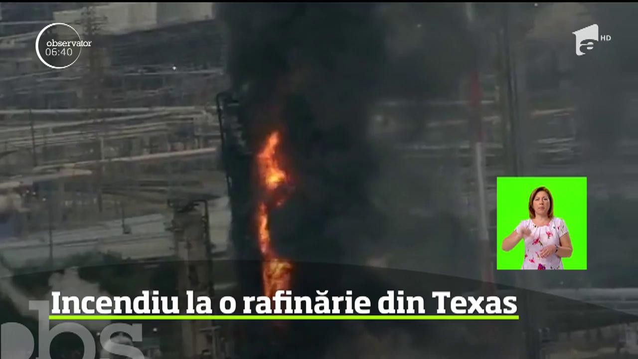 Explozie urmată de un incendiu &icirc;n Texas la o rafinărie deţinută de cea mai mare compania petrolieră din lume, Exxon Mobil