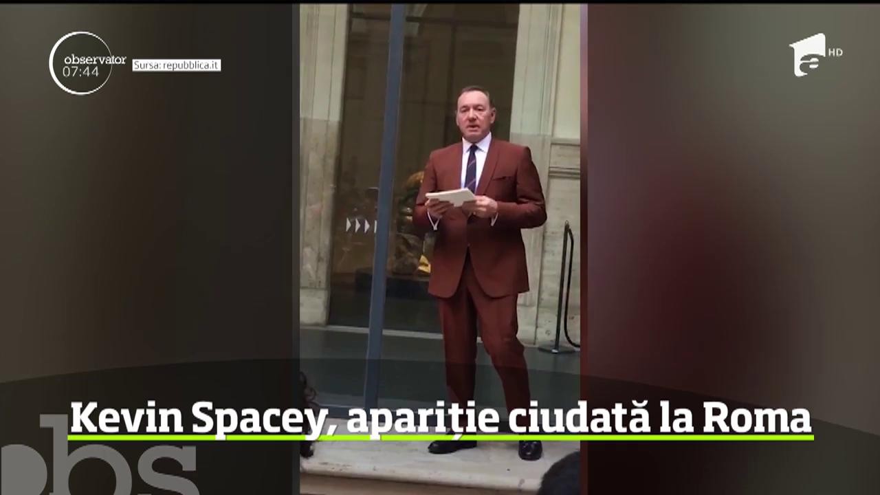 Kevin Spacey, apariţie rară &icirc;ntr-un muzeu din Roma