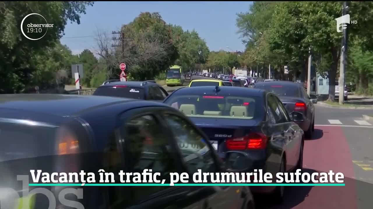 Vacanța &icirc;n trafic, pe drumurile aglomerate. Şi la munte, şi la mare, sunt ambuteiaje uriaşe, &icirc;n v&acirc;rf de sezon