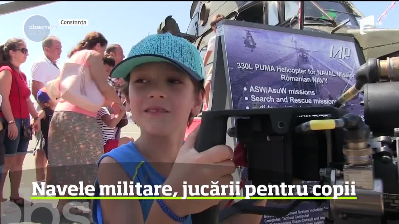 Navele acostate &icirc;n portul Galaţi au fost luate cu asalt de curioşi. Porturile militare şi-au deschis porţile pentru vizitatori