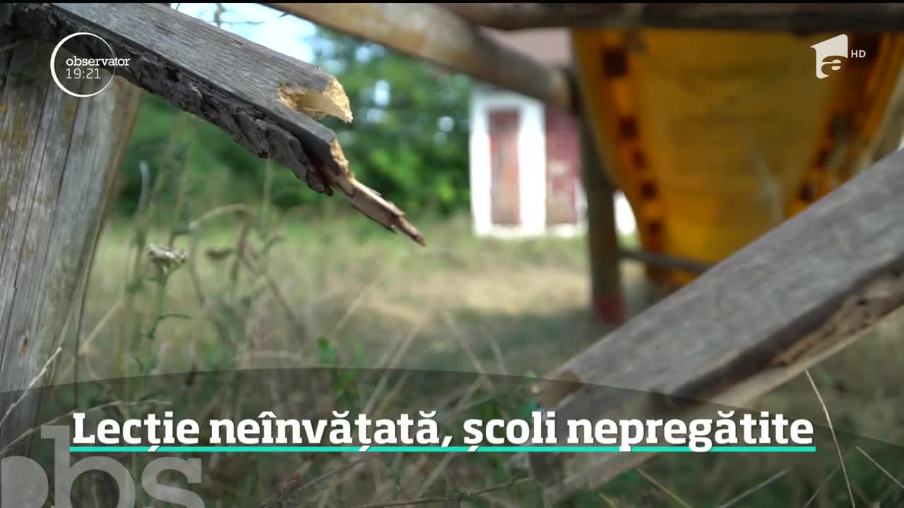 Cu trei săptăm&acirc;ni &icirc;nainte de &icirc;nceperea şcolii, autoritățile şi-au dat seama că mii de elevi nu vor avea apă potabilă, şcolile nu au autorizaţie, iar toaletele sunt &icirc;n curte